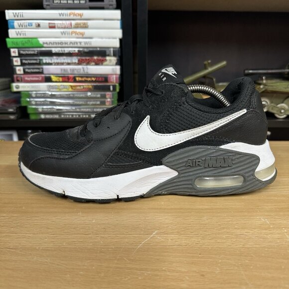 Nike Air Max Running Shoes Womans Size 8.5 Black White Athletic Sneakers Comfort - Picture 1 of 6